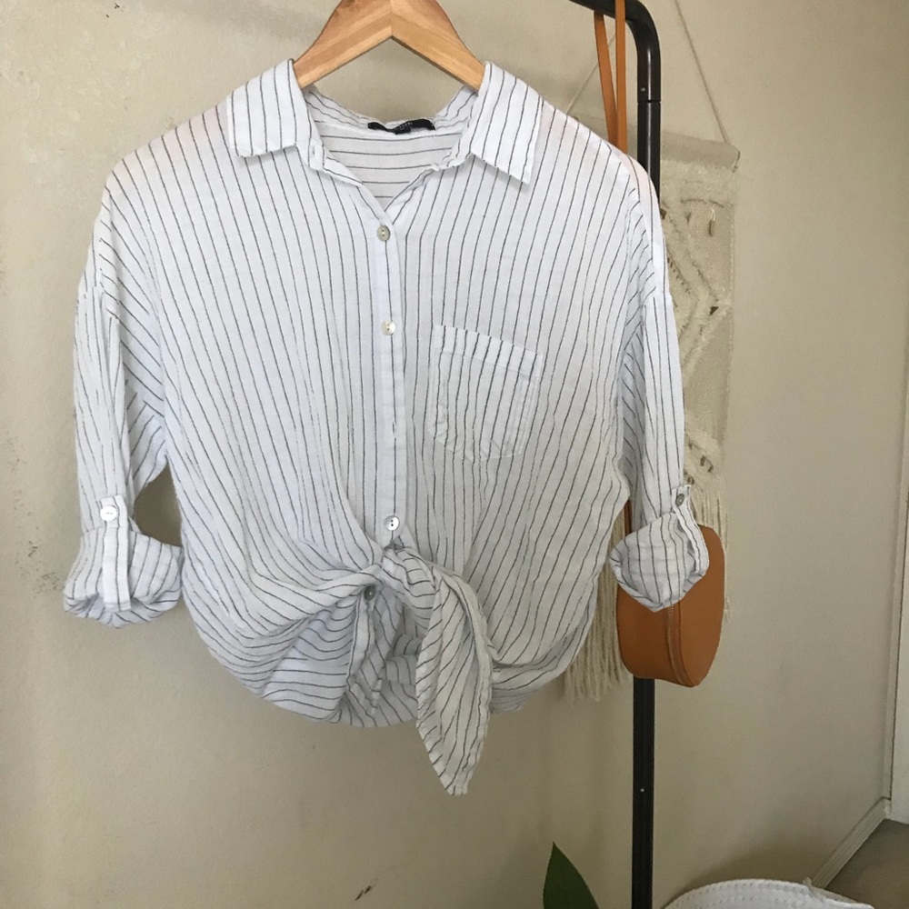 Stripe button up